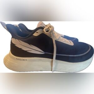 Veloci Ascent Running Shoes Black White Men’s Size 12 $180 Retail Like New